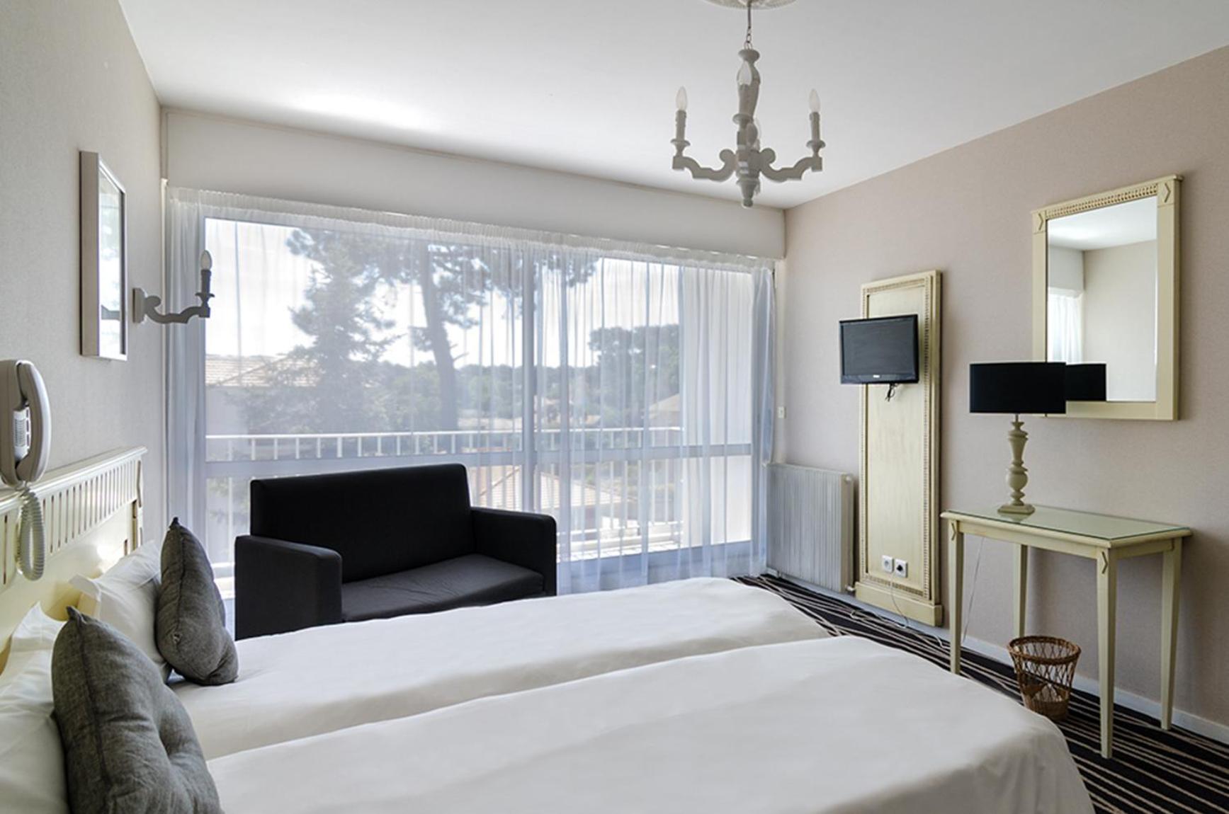 Family Room,1632988540:JPEG